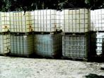 Watervaten op plastieken pallet , ibc containers 1000L, Ophalen, Zo goed als nieuw
