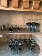 Service de 42 verres en cristal allemand couleur gris fumé, Ophalen, Zo goed als nieuw, Kristal, Glas of Glazen
