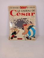 Une aventure d'Asterix le gaulois - Le cadeau de César, Gelezen, Ophalen of Verzenden, Eén stripboek, Goscinny & Uderzo