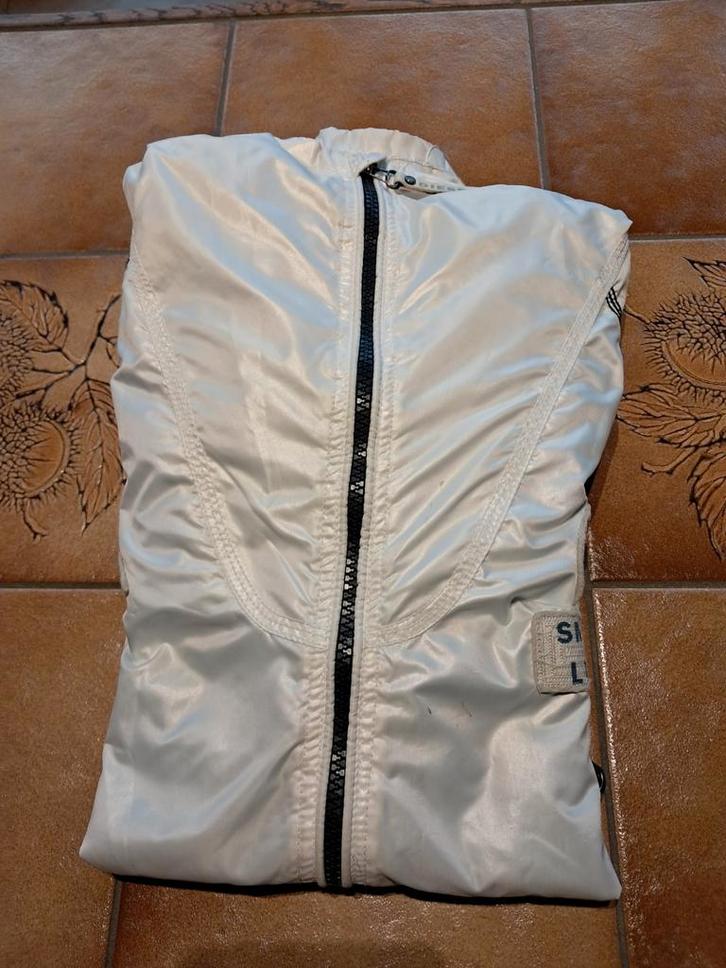 Lichtwitte satijnen jas Diesel - 12 jaar, Kinderen en Baby's, Kinderkleding | Maat 152, Gebruikt, Jongen, Jas, Ophalen of Verzenden