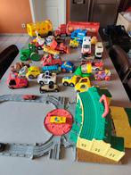 Lot speelgoed auto's met garage, Ophalen of Verzenden, Zo goed als nieuw