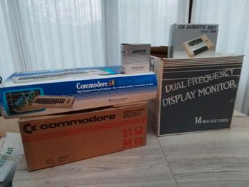 Commodore 64 centrale eenheid en 5 accessoires  beschikbaar voor biedingen