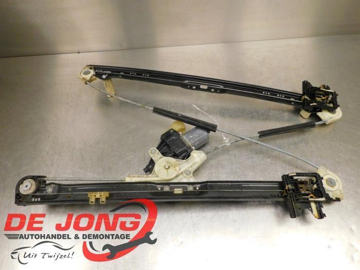 Ruitmechaniek 4Deurs rechts-achter van een Landrover Range R, Auto-onderdelen, Ruiten en Toebehoren, Land Rover, Gebruikt, 3 maanden garantie