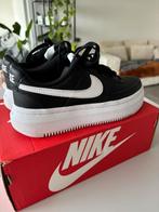 Sneakers nike, Ophalen of Verzenden, Zo goed als nieuw, Wit, Sneakers