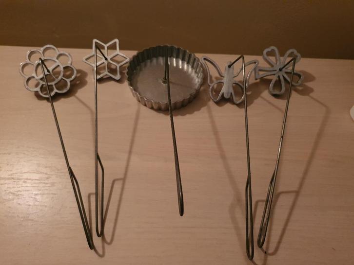 5 vintage bakvorm, Hobby en Vrije tijd, Taarten en Cupcakes maken, Zo goed als nieuw, Bakvorm, Taarten, Ophalen of Verzenden