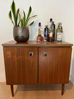 Bar kast, Ophalen
