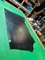2 zwarte kleur tuigleer lappen 3 mm dik half soepel en glans, Ophalen of Verzenden