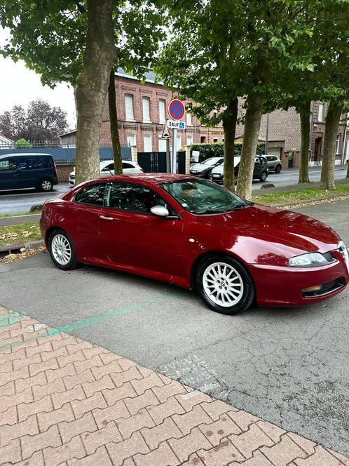 Alfa gt 2.0jts 165ch, Autos, Alfa Romeo, Particulier, GT, ABS, Régulateur de distance, Airbags, Air conditionné, Alarme, Verrouillage central