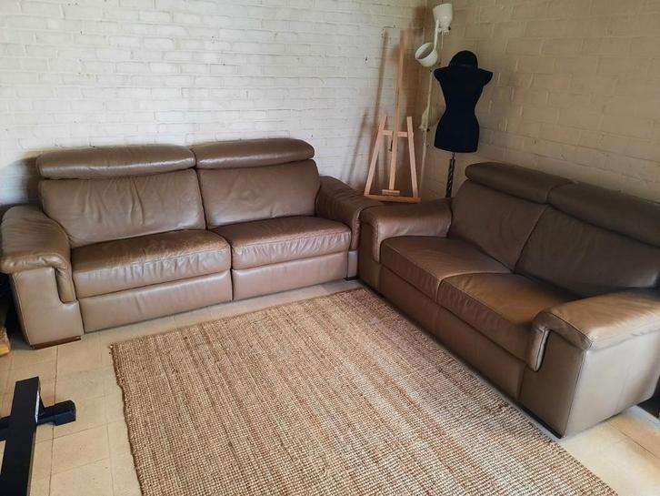 Kwalitatieve leren salon – 4-zit elektrisch relax + 2-zit, Huis en Inrichting, Zetels | Complete zithoeken, Gebruikt, Ophalen