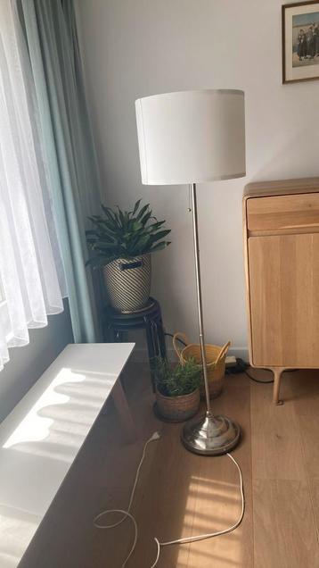 Staande lamp, lampenkap wit, Utilisé, Métal, Modern, 150 à 200 cm