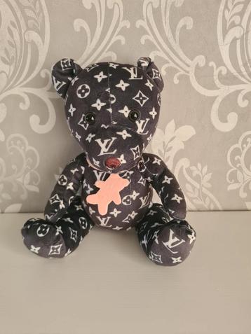 Knuffel Louis Vuitton beschikbaar voor biedingen