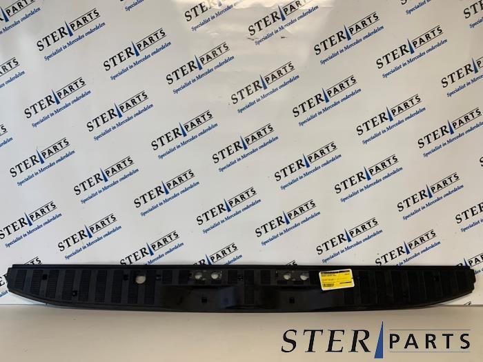 Bekleding achterinstap van een Mercedes Sprinter, Auto-onderdelen, Interieur en Bekleding, Mercedes-Benz, Gebruikt, 3 maanden garantie