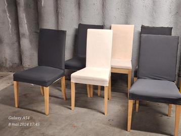 6 chaises IKEA + 4 nvelles housses blanches et 4 grises 