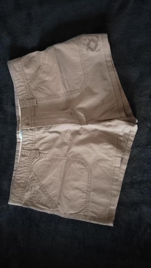 Short Groggy, Kleding | Dames, Broeken en Pantalons, Zo goed als nieuw, Maat 42/44 (L), Beige, Kort, Ophalen of Verzenden