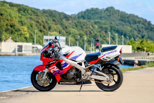 Collectorsitem, CBR 900 RR Fireblade SC33 in nieuwstaat, Motoren, Motoren | Honda, Particulier, Super Sport, meer dan 35 kW, 4 cilinders
