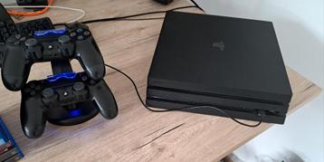 Playstation 4 Pro 1 Tb, 2 controllers, oplaadstation, 8games beschikbaar voor biedingen