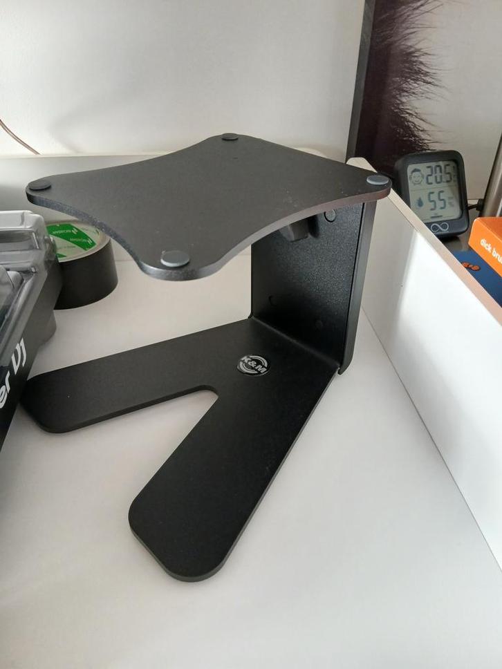 K&m monitorstatief 2x, Computers en Software, Laptopstandaarden, Zo goed als nieuw, In hoogte verstelbaar, Ophalen