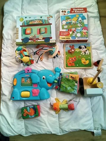 10 babyspeeltjes, circusimagi blokken, lillipucien etc. beschikbaar voor biedingen