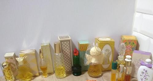 Vintage Avon parfum flesjes, Collections, Parfums, Comme neuf, Bouteille de parfum, Plein, Enlèvement ou Envoi
