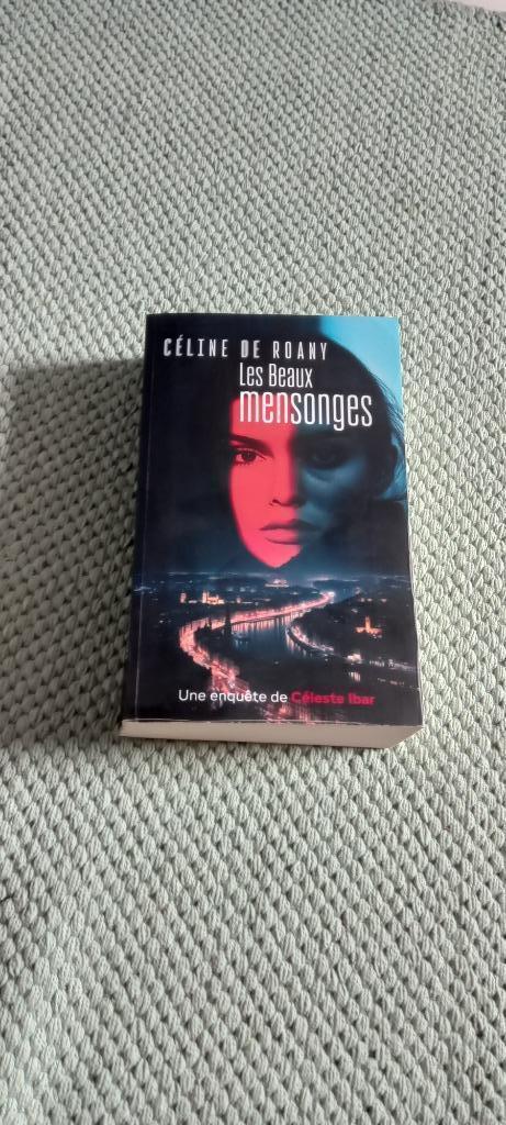 Les beaux mensonges, Boeken, Romans, Zo goed als nieuw, Ophalen of Verzenden