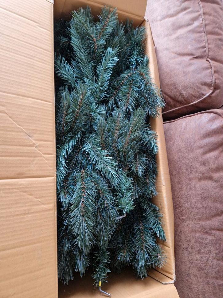 Mooie volle kerstboom , prima staat, Diversen, Kerst, Ophalen