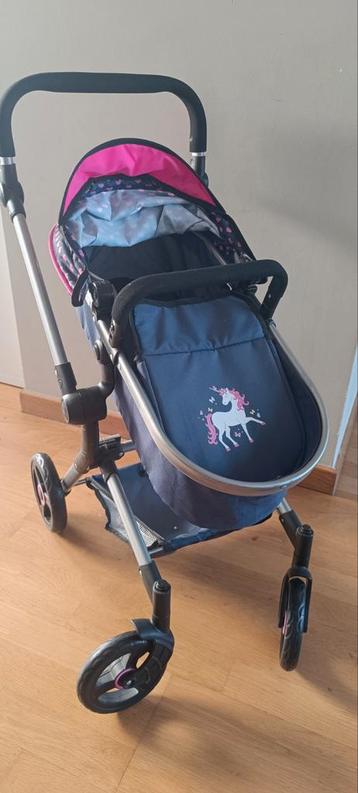 Poppenwagen beschikbaar voor biedingen