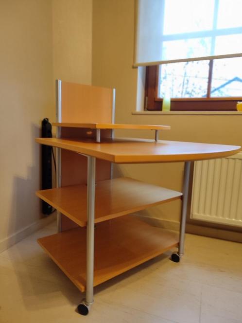 Houten bureau/computerkast met wielen, Huis en Inrichting, Bureaus, Bureau, Met wielen, Ophalen