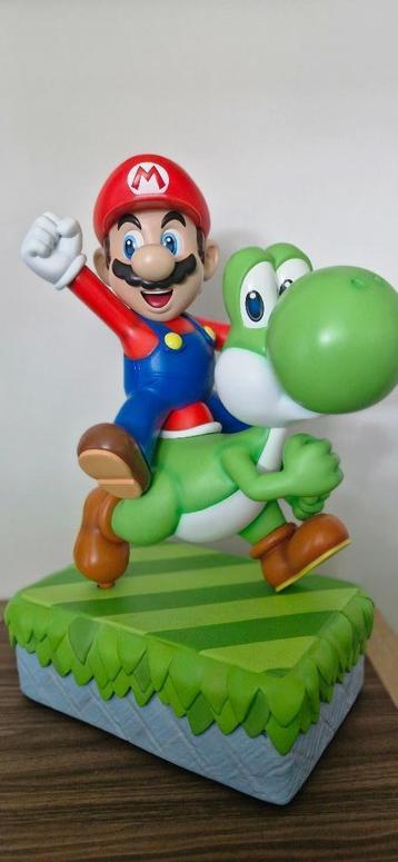First 4 Figures Mario & Yoshi beschikbaar voor biedingen