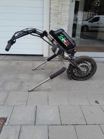 3 eme roue chaise roulante électrique Triride Robuste pmr, Enlèvement ou Envoi, Comme neuf, Fauteuil roulant électrique