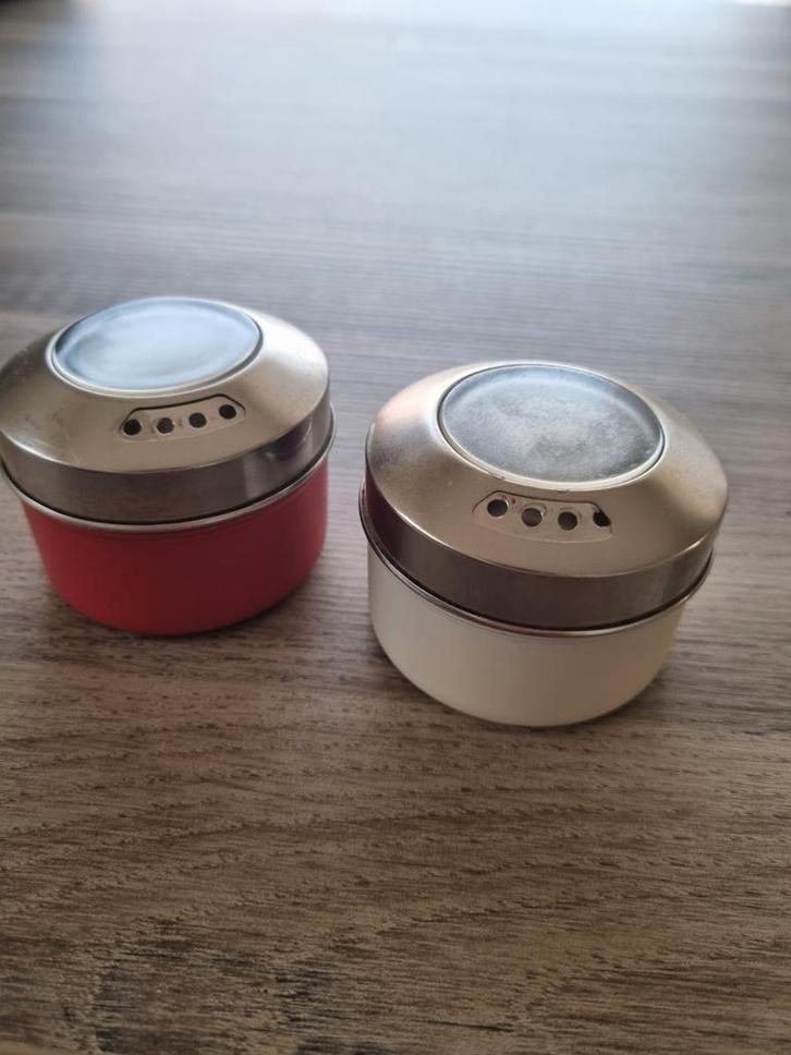 2 kruidenpotjes met magnetische bodem set van 2, Huis en Inrichting, Keuken | Bestek, Zo goed als nieuw, Ophalen of Verzenden
