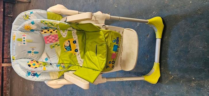 Kinderstoel Chicco — kleurrijk en comfortabel, Verzamelen, Boekenleggers, Zo goed als nieuw, Ophalen