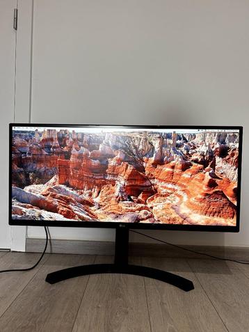 LG Ultrawide Monitor – 34 inch – 75Hz – Verstelbaar beschikbaar voor biedingen