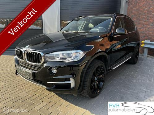 BMW X5 xDrive30d LEDER / NAVI / ELEC TREKHAAK / SCHADE, Auto's, BMW, X5, 4x4, ABS, Achteruitrijcamera, Airbags, Airconditioning