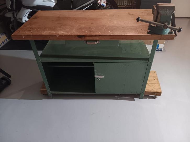Werkbank incl bankschroef, Doe-het-zelf en Bouw, Werkbanken, Gebruikt, Bankschroef, Ophalen