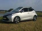 TOYOTA AYGO X-PLAY CABRIO X-MUSIC, Voorwielaandrijving, 4 zetels, 0 kg, Leder en Stof