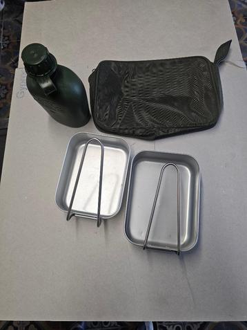 Gamelles + gourde + trousse armée Belge beschikbaar voor biedingen