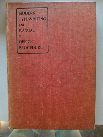 Oud boek "Modern Typewriting" beschikbaar voor biedingen