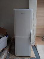 Koelkast met diepvriezer Beko, Elektronische apparatuur, Koelkasten en IJskasten, Ophalen, Gebruikt, Met aparte vriezer, 140 tot 160 cm
