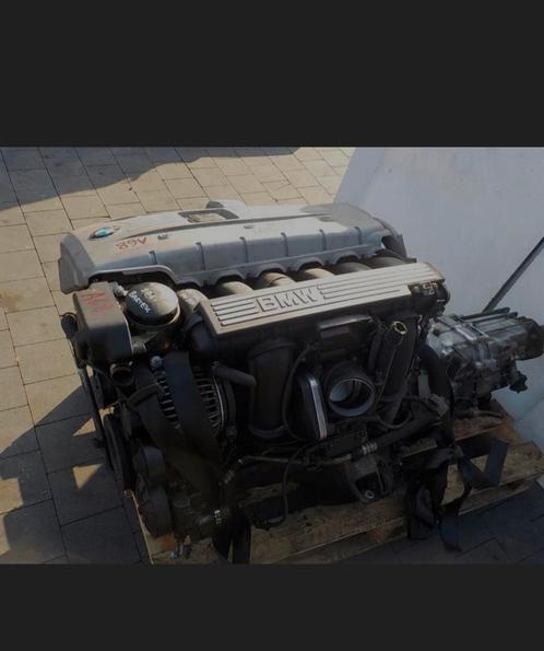 Moteur bmw e90 325i  2008 et d autres pièces disponibles, Auto-onderdelen, Motor en Toebehoren, BMW, Gebruikt, Ophalen
