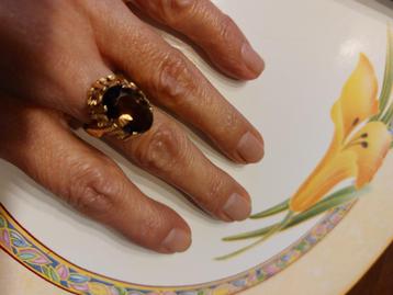 Prachtige 18k gouden ring met bruine steen