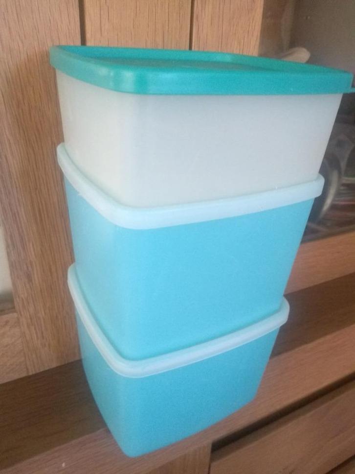 Tupperware ruimtespaarders+shaker+ botervloot+dekselhouder, Huis en Inrichting, Keuken | Tupperware, Gebruikt, Ophalen of Verzenden