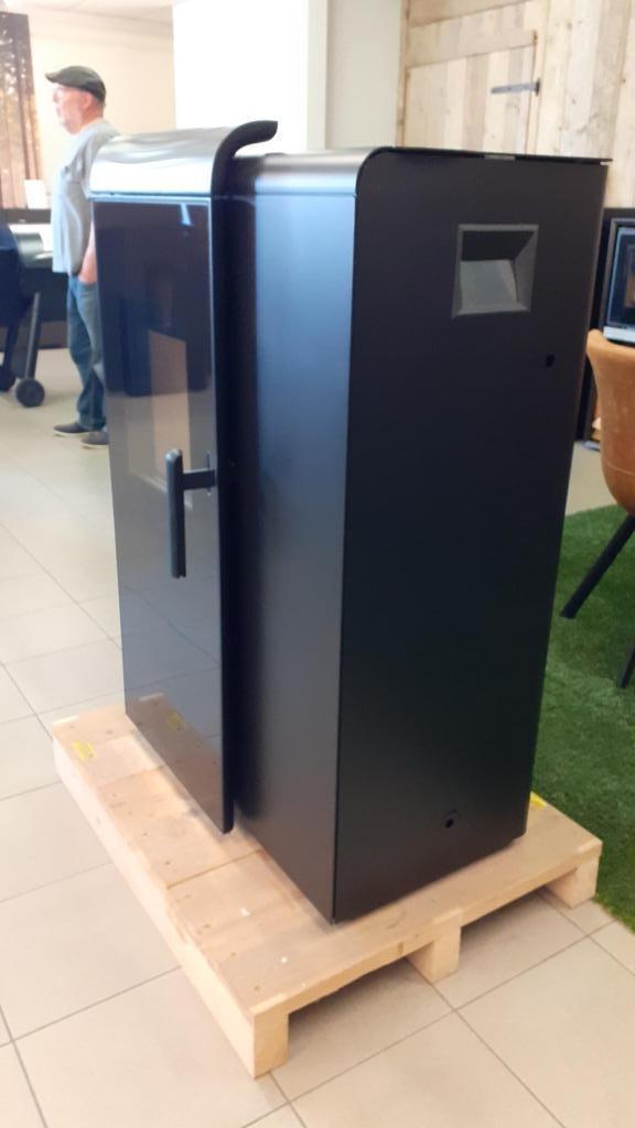 Rika Aduo kachel cominatie hout en pellet, Huis en Inrichting, Kachels, Nieuw, Overige soorten, Overige brandstoffen, Ophalen