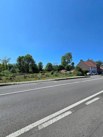 Grond te koop in Basècles beschikbaar voor biedingen
