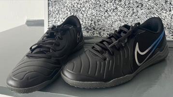 Nike zaalvoetbalschoenen blauw/zwart beschikbaar voor biedingen