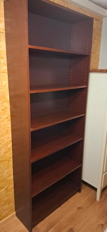 Open boekenkast  beschikbaar voor biedingen