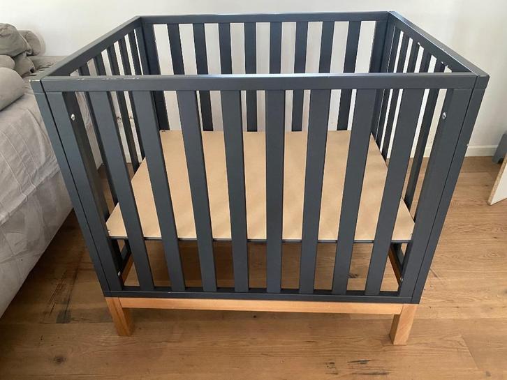 Luiertafel en box, Kinderen en Baby's, Badjes en Verzorging, Gebruikt, Overige typen, Overige merken, Ophalen