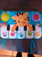 Piano musical et lumineux pour parc, Enfants & Bébés, Jouets | Jouets de bébé, Enlèvement, Comme neuf