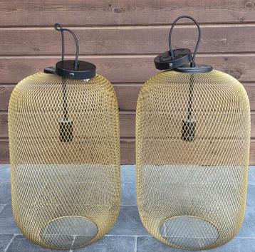 2 hanglampen in mat goud  beschikbaar voor biedingen