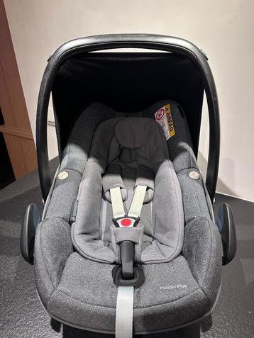 Maxi-Cosi Pebble Plus + 2wayFix beschikbaar voor biedingen
