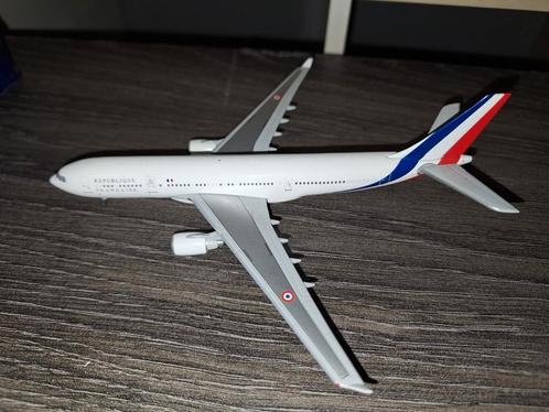 Avion A330 France air force 1/400, Collections, Aviation, Comme neuf, Enlèvement